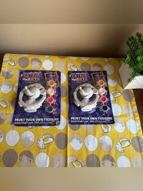 Disney Epcot Festival of the Arts paint your own Mickey Mouse figurine set of 2